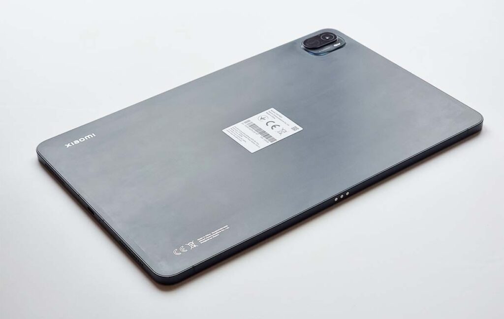 Xiaomi Pad 5 - back of the device.