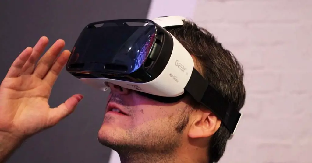The second iteration of the Samsung VR Gear and the Google's Daydream View were two last significant smartphone based VR headsets on the market. 