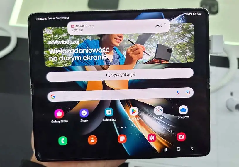 Samsung Galaxy Z Fold 4 really is a beautiful piece of tech!