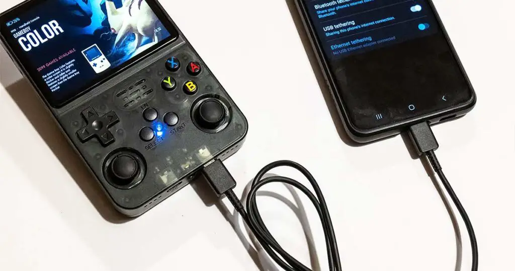 R36S connected to an Android smartphone for a quick operating system update.