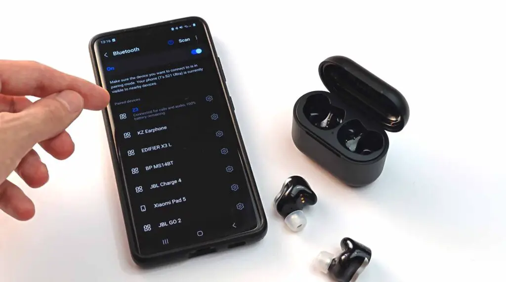 Pairing the KZ Z3 earbuds with my Samsung phone.