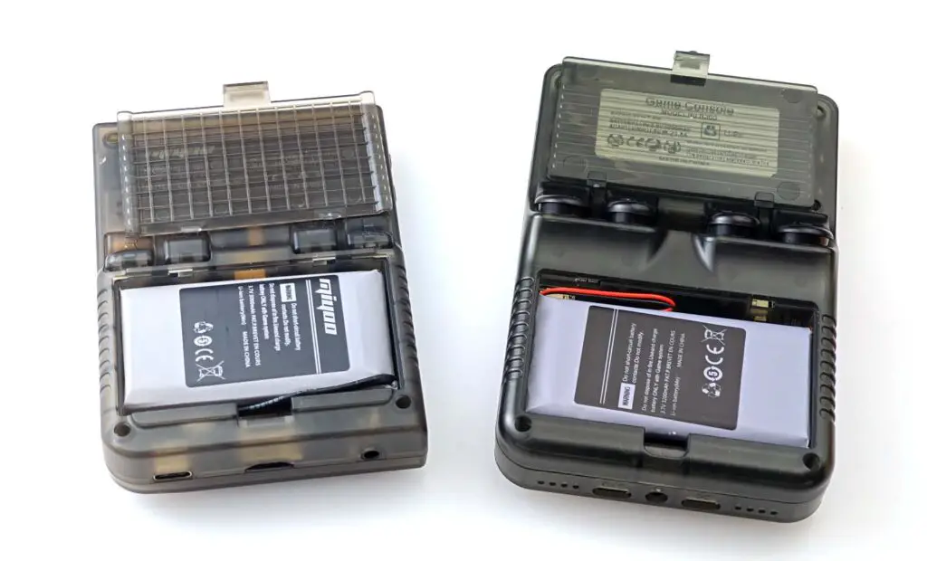 Miyoo Mini Plus & R36S -comparing the batteries.