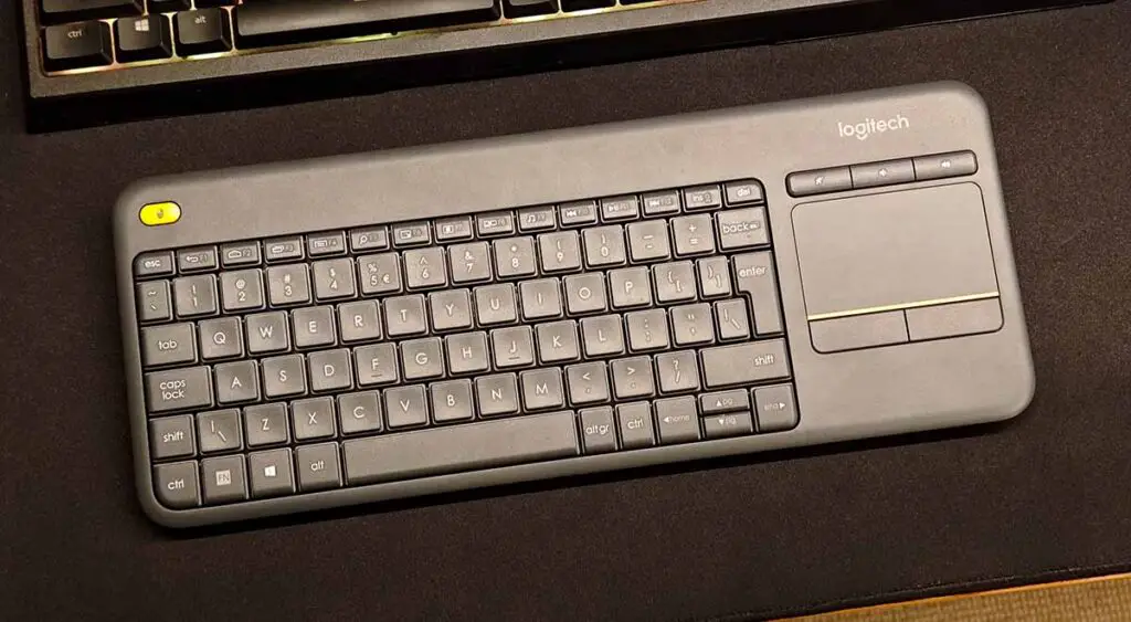 Logitech K400+ top view.