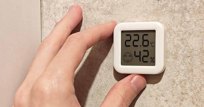 Tuya TS0201/ZY-ZTH02 Temperature & Humidity Sensor With a Display - Review