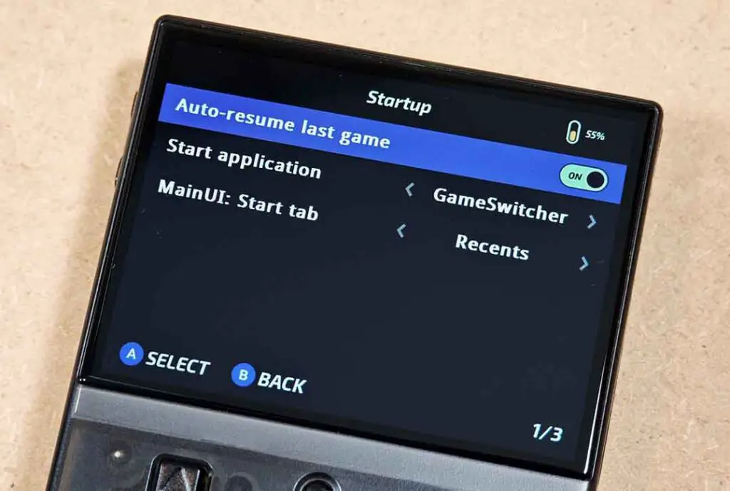 The auto-resume last game feature switch in the Onion OS startup settings menu.
