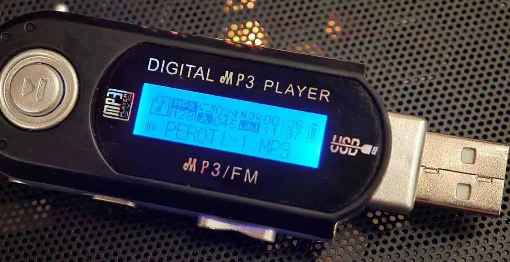The song playback screen on the clone.