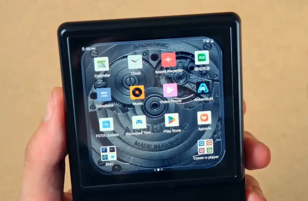 The default Android app screen on the Anbernic RG Rotate.