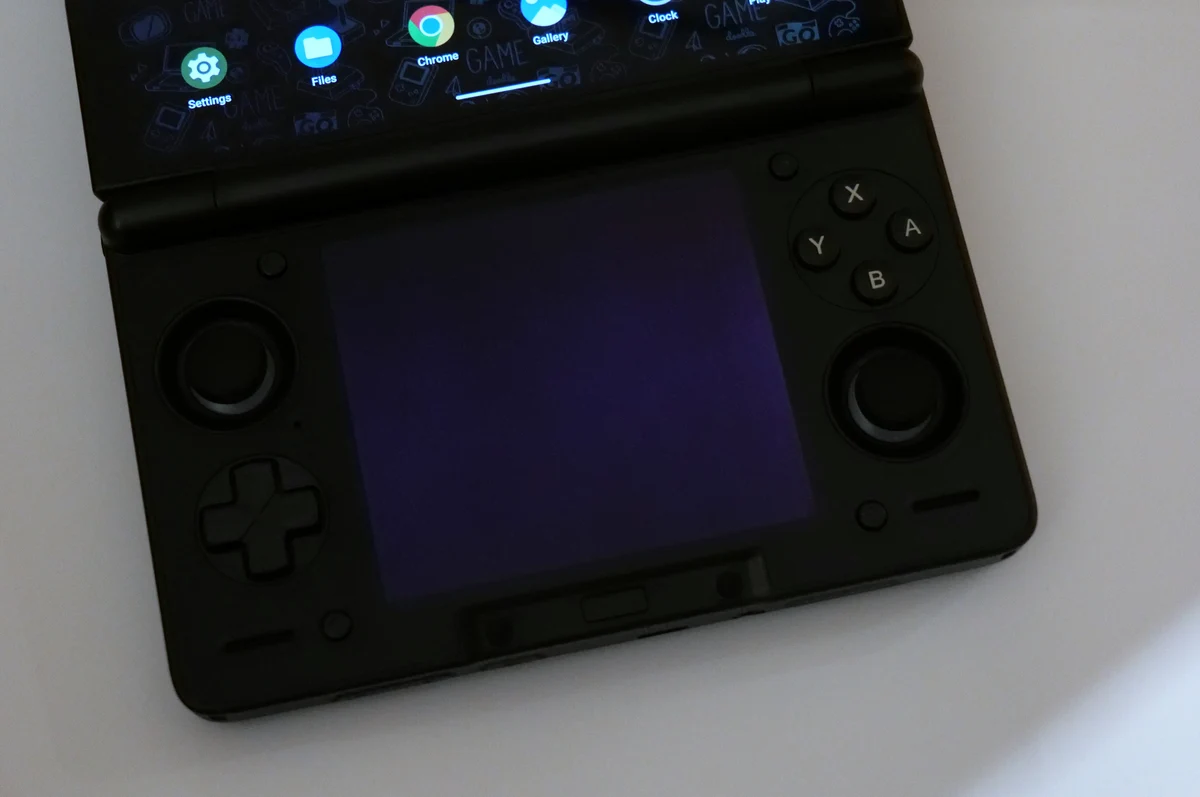 AYN Thor lower OLED display at 10 percent gray setting.